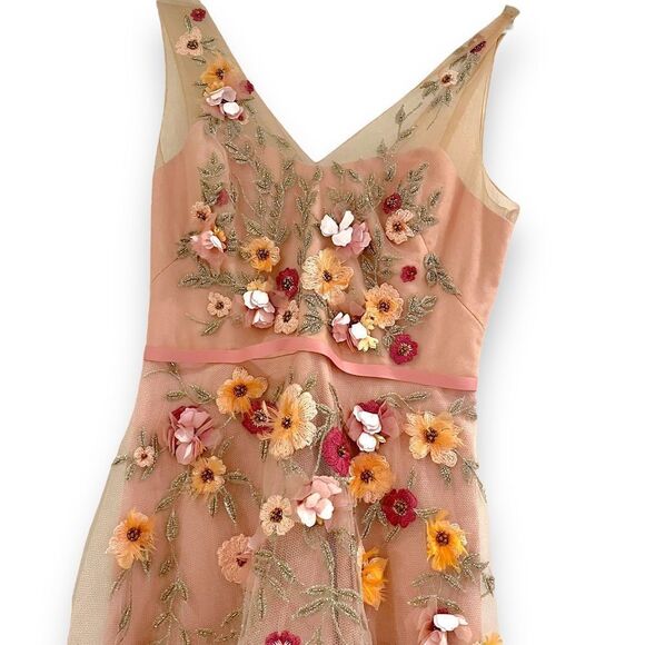 Marchesa Notte | 3D Floral Embroidered Hi-Low Gown in Blush | Size 6 - Picture 6 of 8